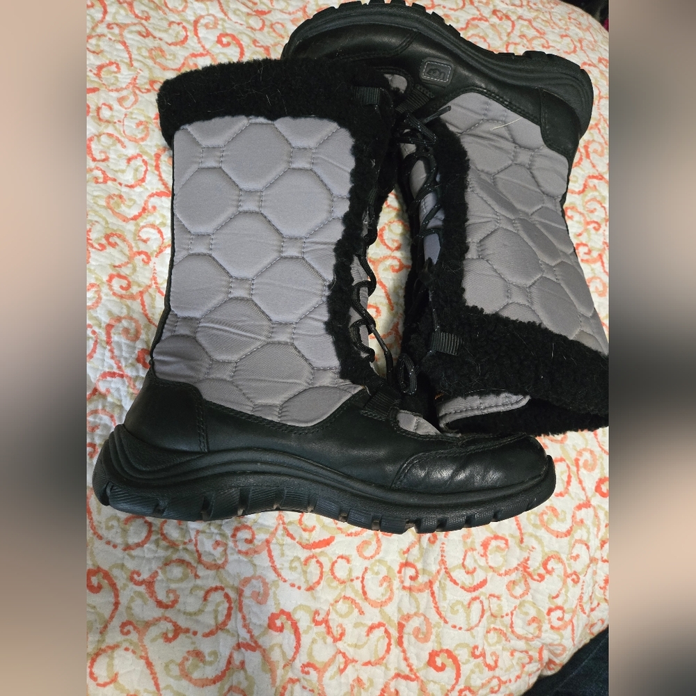 Size 7 UGG Capstone Quilted Winter Boots. Waterproof Event. Vibram Bottoms